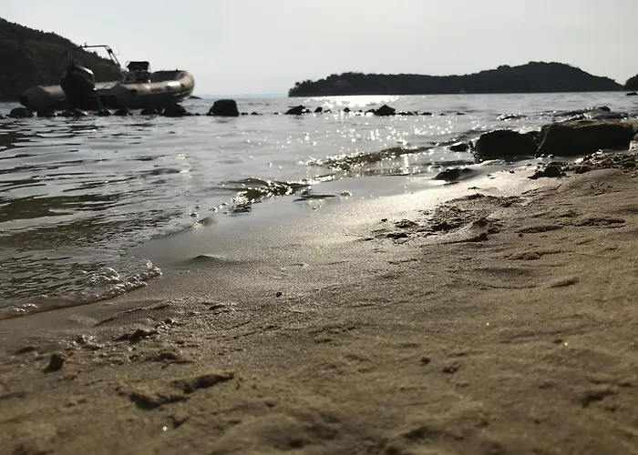 Kaala Old House * Supetarska Draga